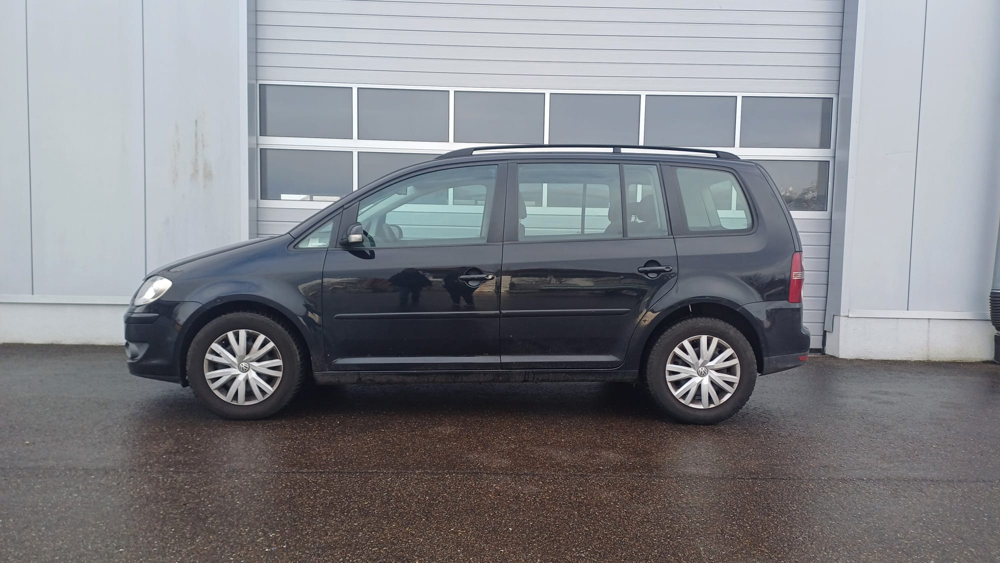 VW Touran 1,9 TDI-Klima-5 Sitzer – Bild 3